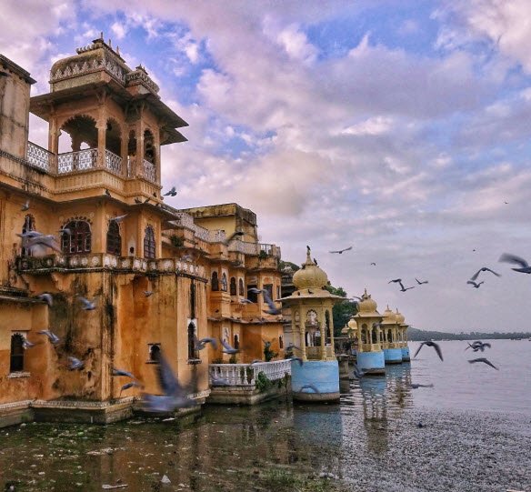 Gangaur Ghat, Udaipur, Rajasthan - Vushii.com Gangaur Ghat, Udaipur, Rajasthan - Vushii.com